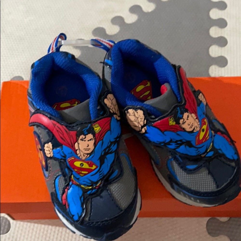 Superman sneakers size 7